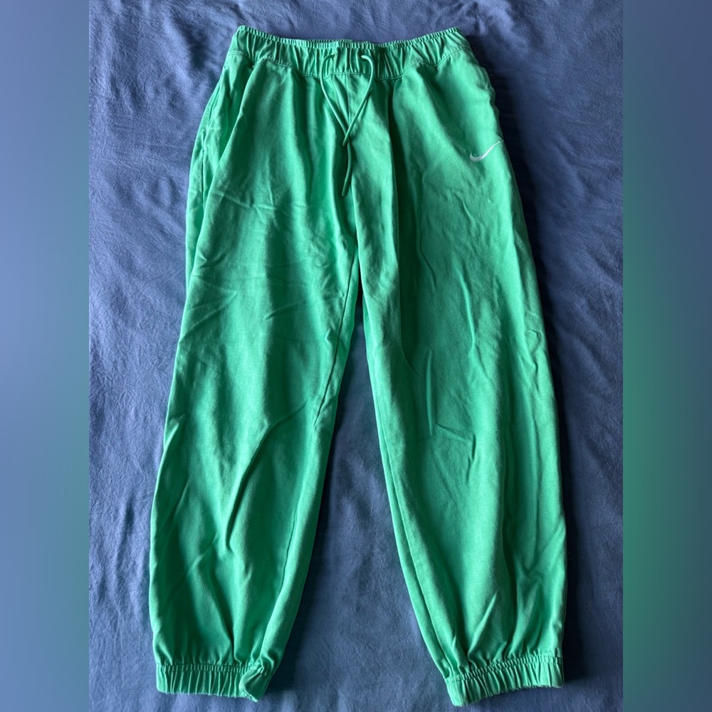 Nike Women’s Green Joggers S